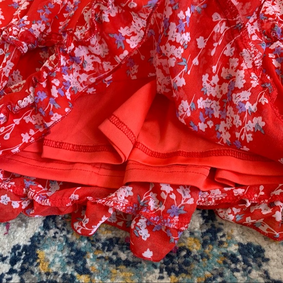 LANEY CUTOUT BACK RUFFLE DETAIL FLORAL DRESS RED New - Picture 3 of 12